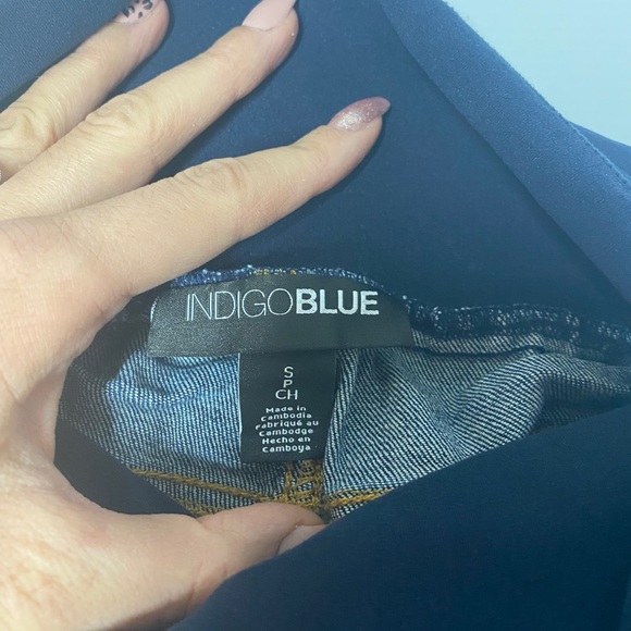 Maternity Jean Shorts - Picture 3 of 4